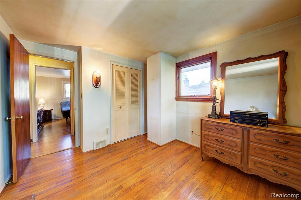 5489 Academy Street, Dearborn Heights, MI 48125 — Photo 56