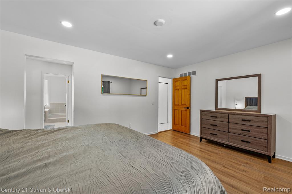 5120 Langlewood Court, West Bloomfield, MI — Photo 17