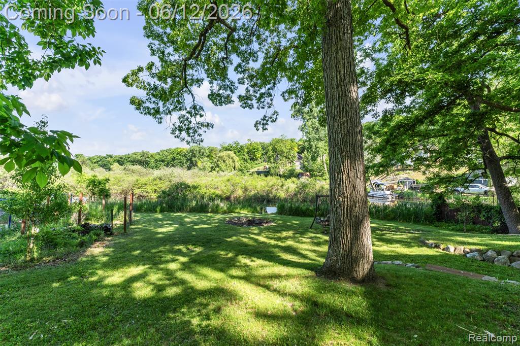 920 Hickory Ridge Circle, Milford, MI 48380 — Photo 45