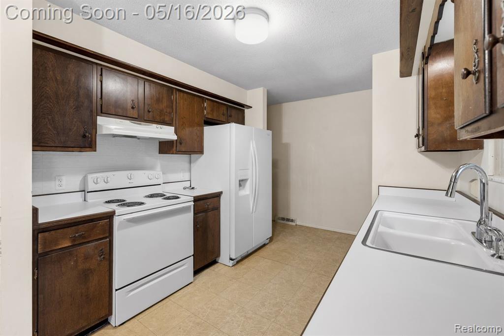 12489 Jennings Road, Linden, MI 48451 — Photo 10