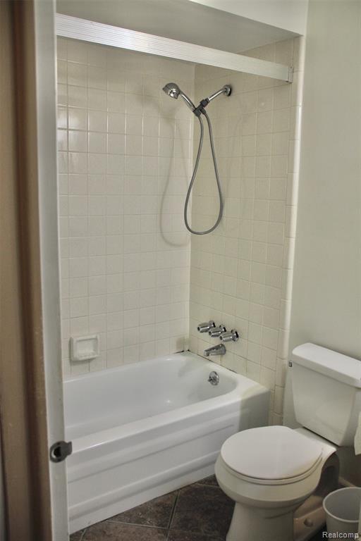 40849 Newport Drive, 215, Plymouth, MI 48170 — Photo 8