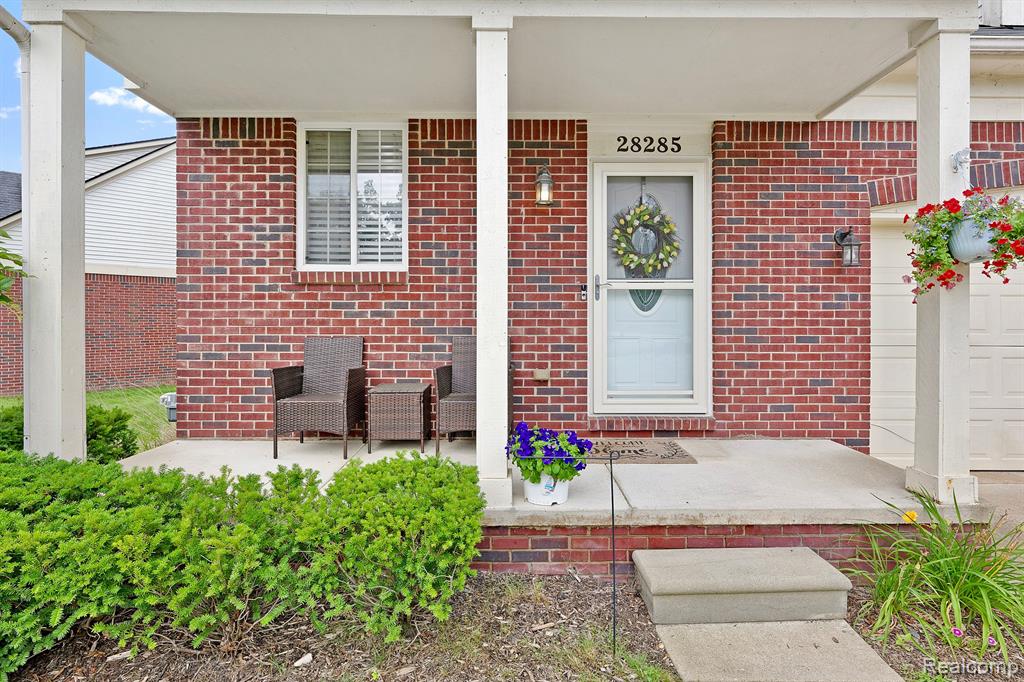 28285 COTTAGE Lane, New Hudson, MI 48165 — Photo 11