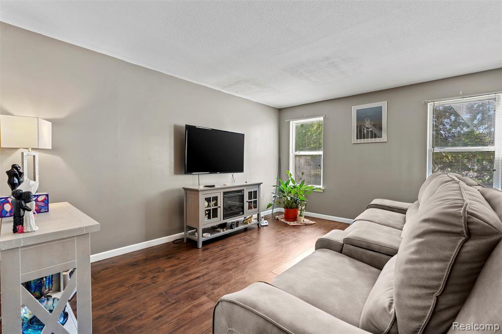 37293 Amhurst Drive, Westland, MI — Photo 3