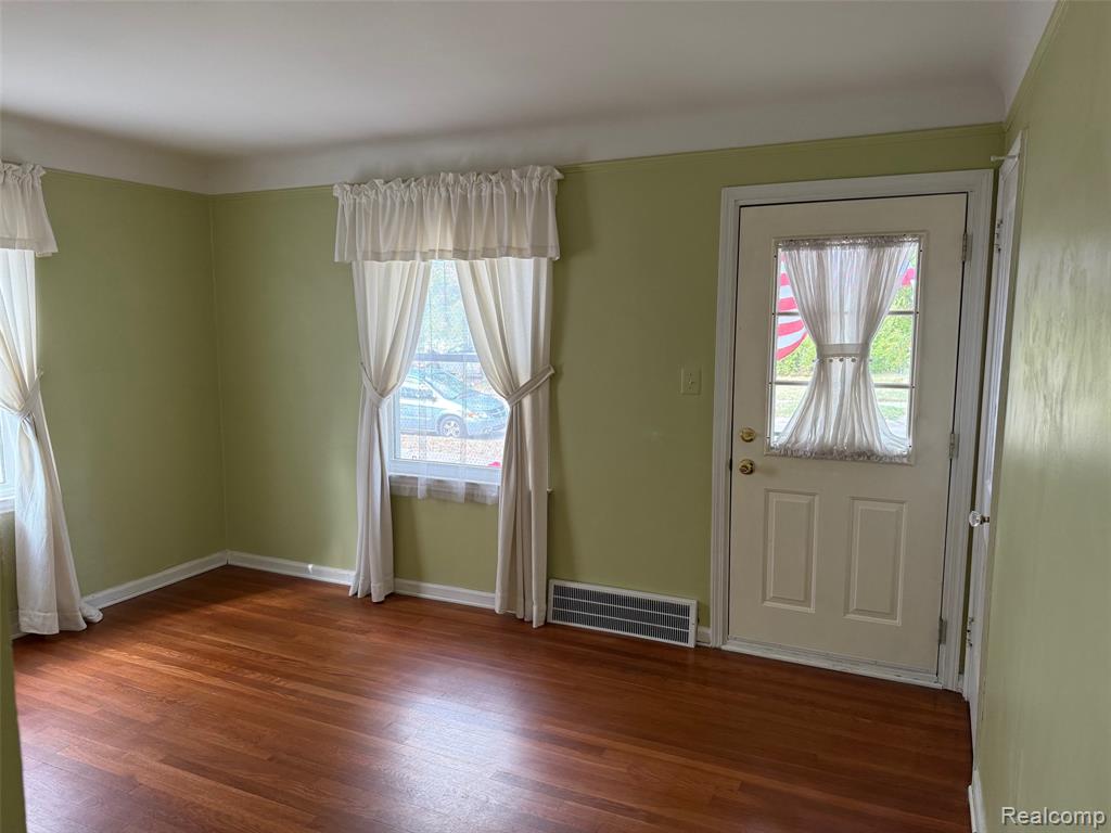 8060 Standard, Center Line, MI 48015 — Photo 7