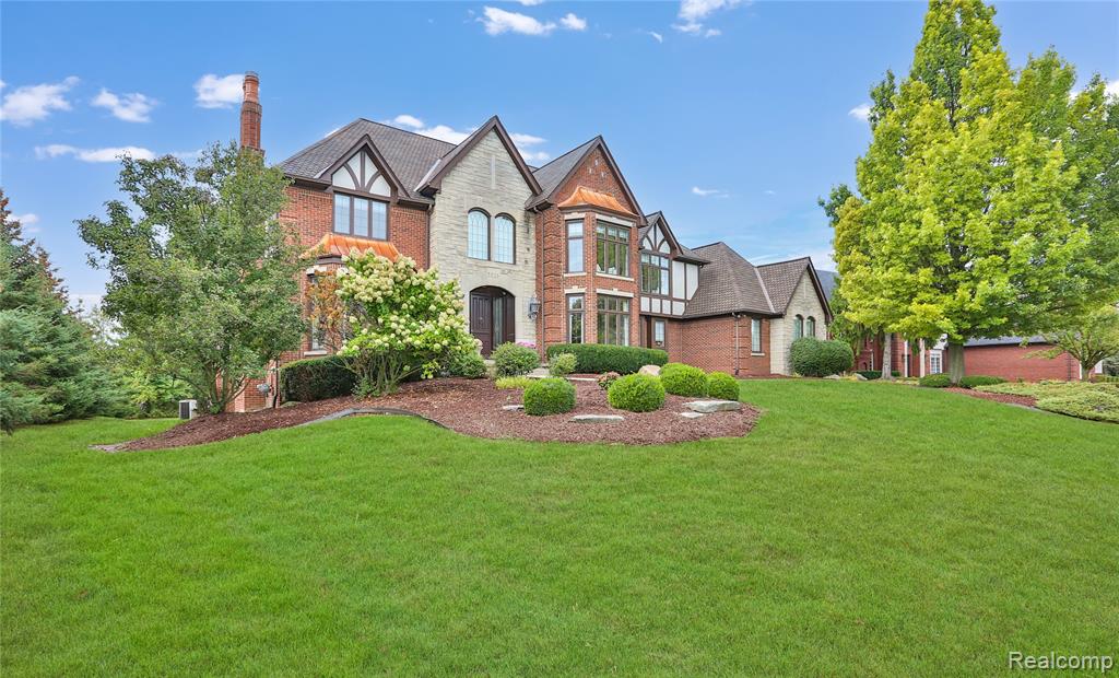 5826 Murfield Drive, Rochester, MI 48306 — Photo 2
