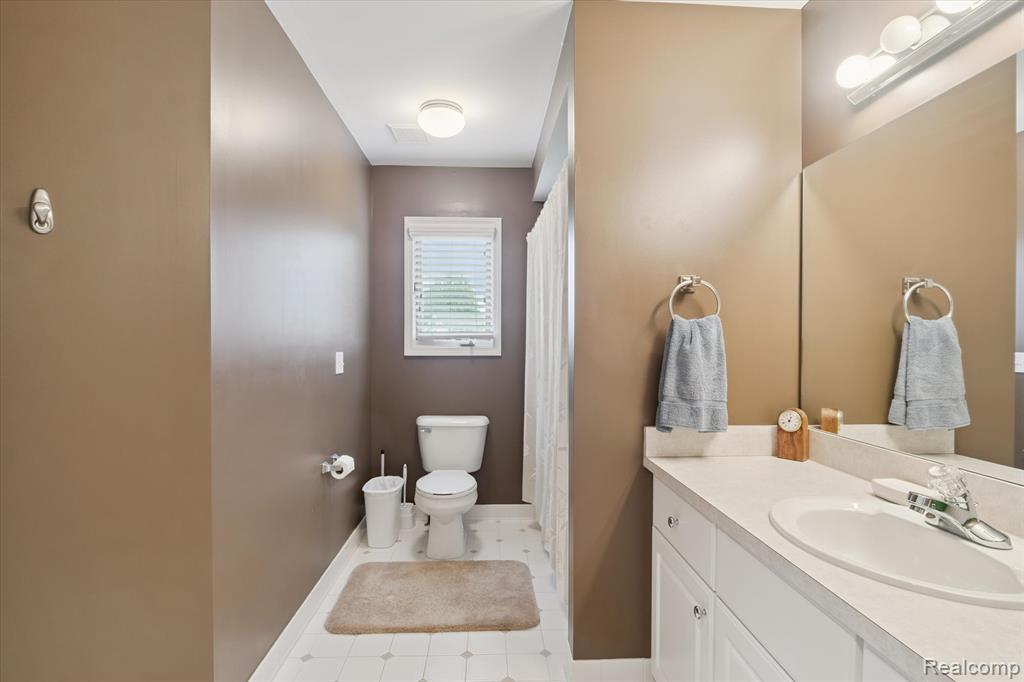 47509 Brockmor Drive, Shelby Twp, MI 48315 — Photo 40