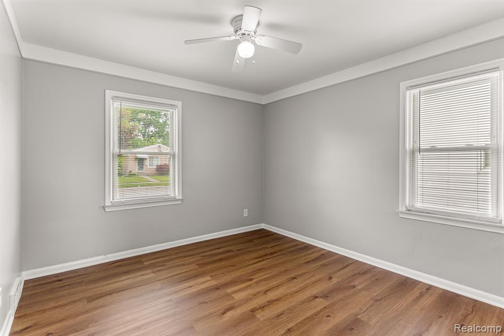 8306 HELEN, Center Line, MI 48015 — Photo 15