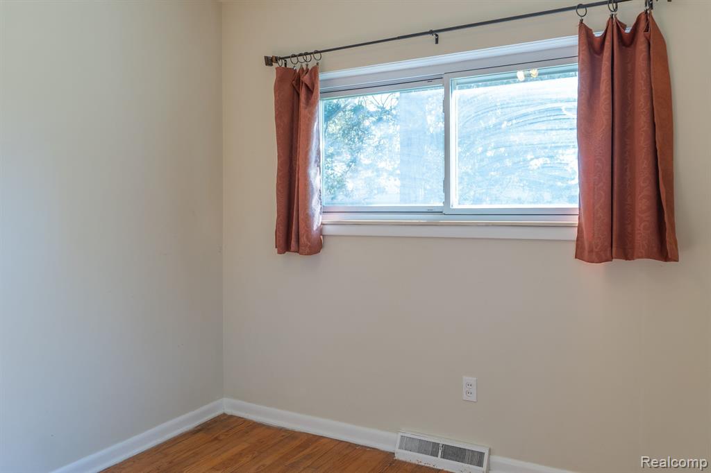 2546 CARLTON Drive, Ann Arbor, MI 48108 — Photo 22