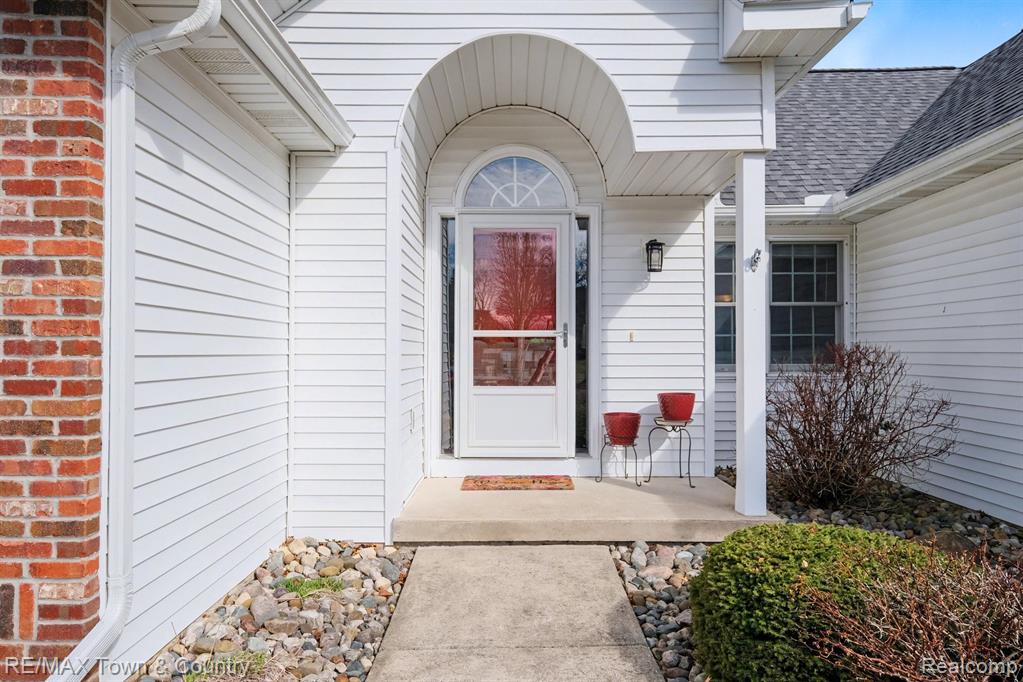 223 Primrose Lane, Flushing, MI 48433 — Photo 3