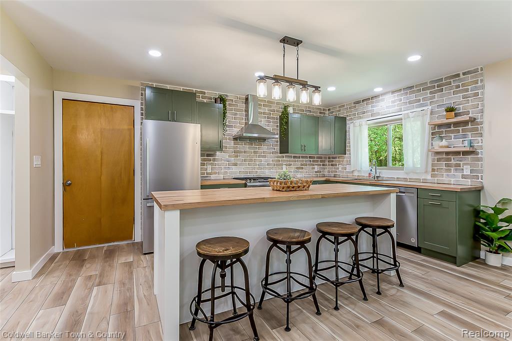 4225 N Tipsico Lake Road, Hartland, MI 48353 — Photo 13