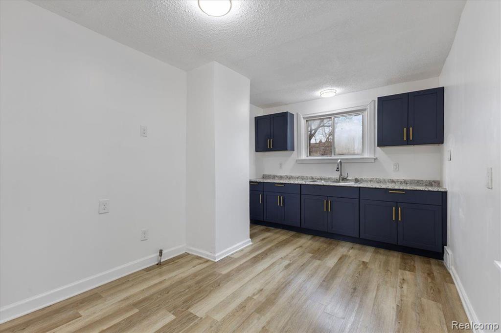 7525 E ROBINWOOD Street, Detroit, MI 48234 — Photo 7