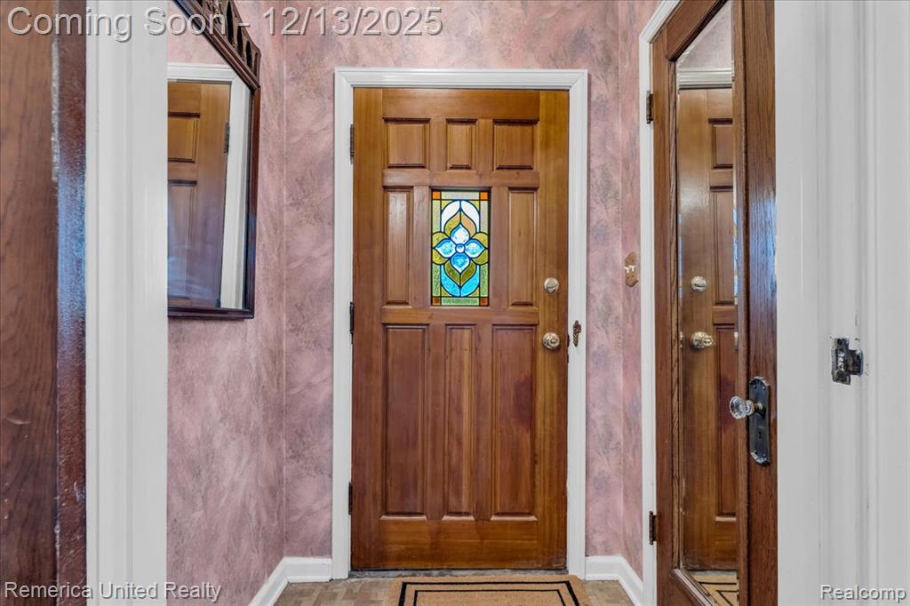 27510 California Drive SE, Lathrup Village, MI 48076 — Photo 28