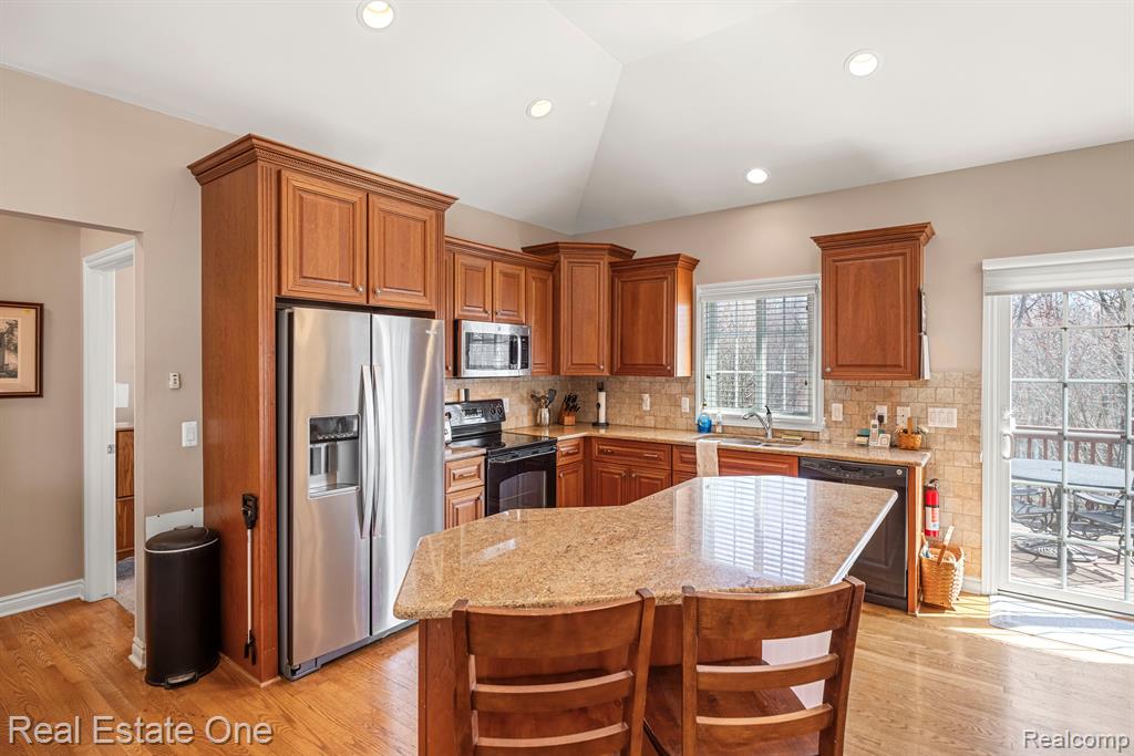 565 ANDOVER Court, Rochester Hills, MI 48306 — Photo 13