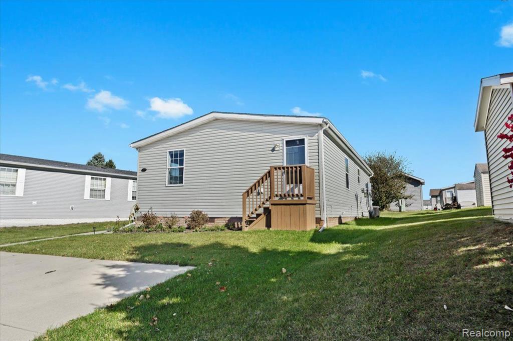 11934 CEDARBROOK Drive, South Lyon, MI 48178 — Photo 18
