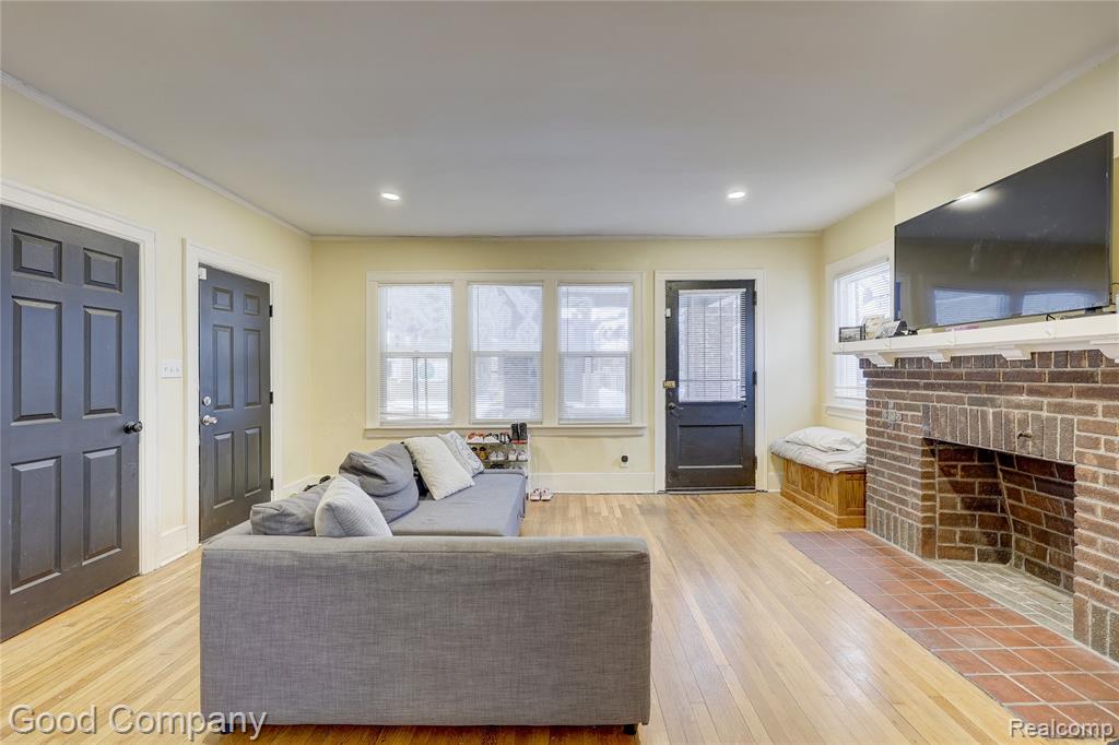 2494 Hazelwood Street - Photo 2