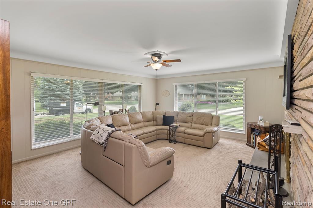 60 MOORLAND Drive, Grosse Pointe Shores, MI 48236 — Photo 14