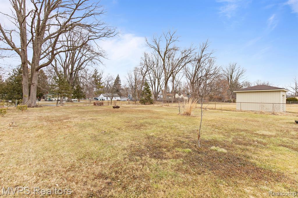 5503 NORTHLAWN Drive, Sterling Heights, MI 48310 — Photo 28