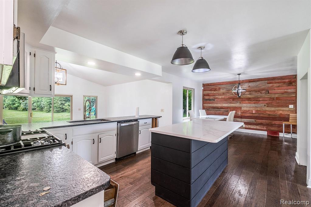 6695 River Road, Flushing, MI 48433 — Photo 7