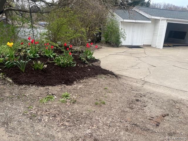 472 Shorewood Court, Lake Orion, MI 48362 — Photo 2