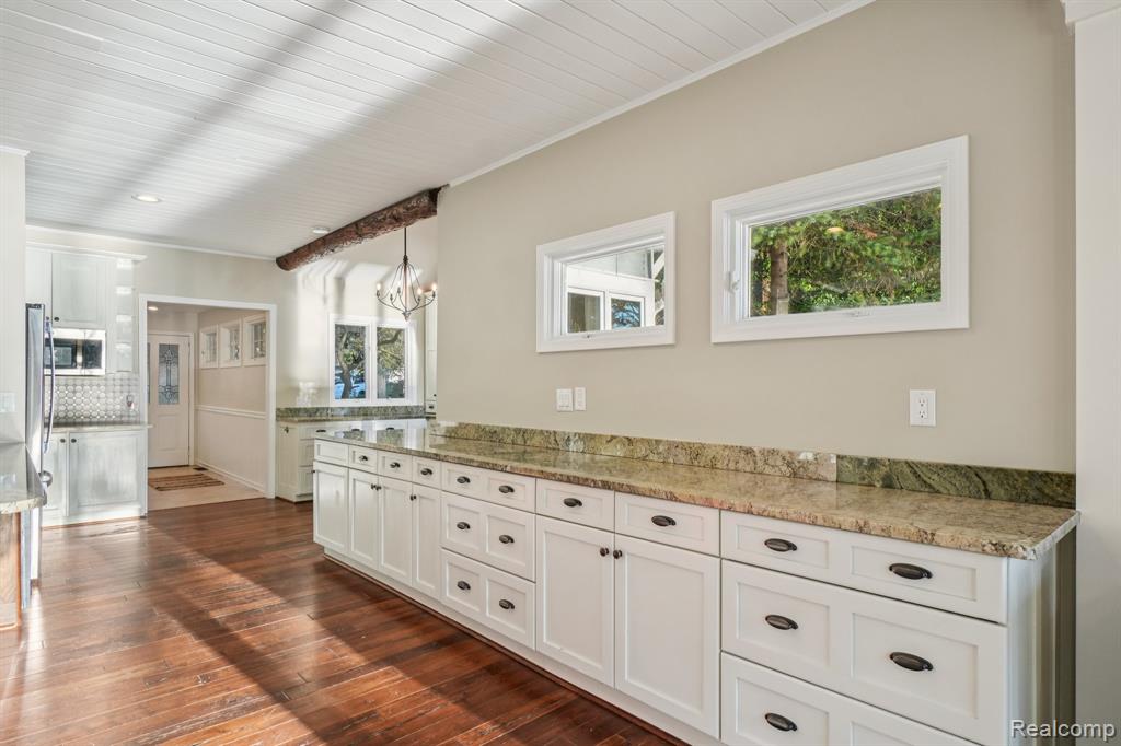 4123 Windiate Park Drive, Waterford, MI 48329 — Photo 16
