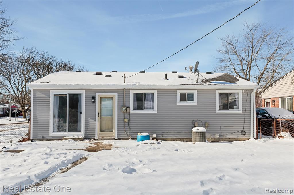 9535 Chamberlain Street, Romulus, MI 48174 — Photo 21