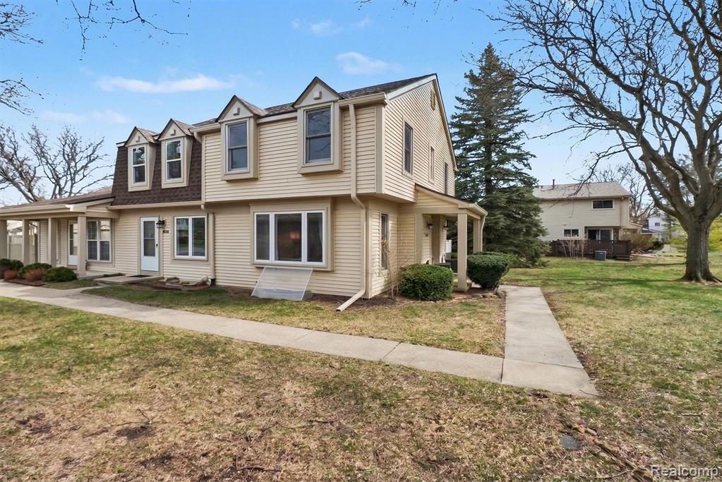 2717 Winthrop Court, Ann Arbor, MI 48104 — Photo 15