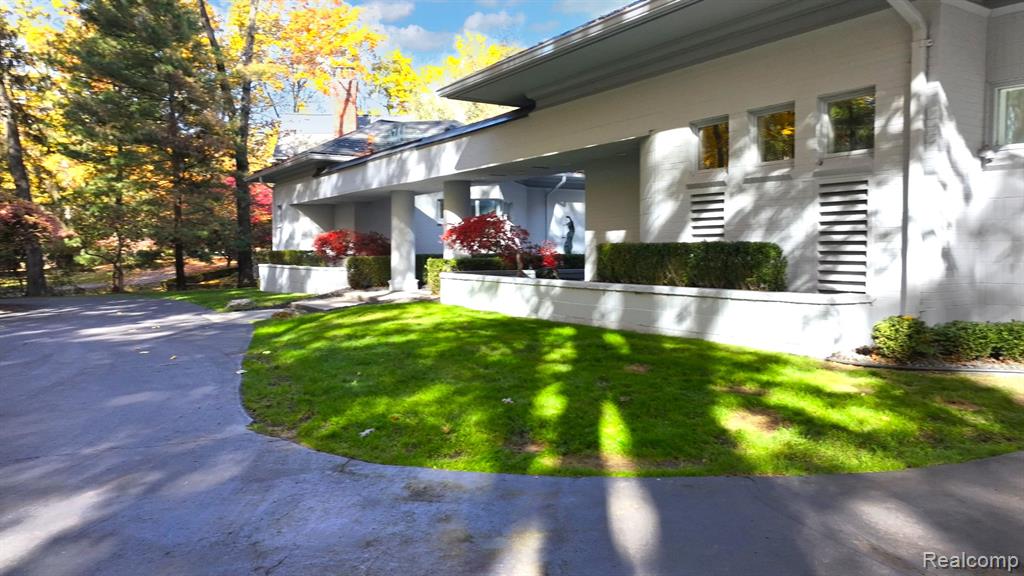 1744 Heron Ridge Drive, Bloomfield Hills, MI, 48302
