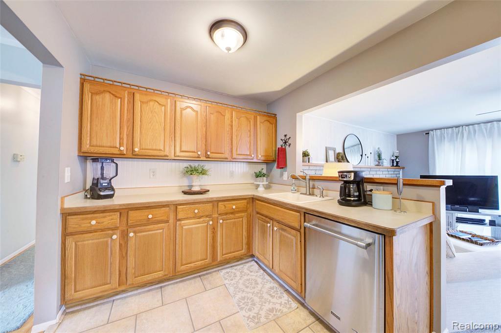 31906 Cambridge Street, Garden City, MI — Photo 8