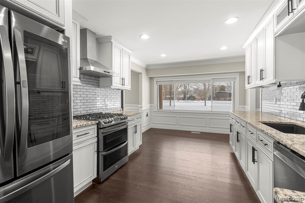 41925 South Drive, Canton, MI 48188 — Photo 8