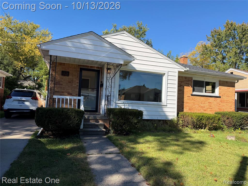 320 Dick Avenue, Pontiac, MI 48341