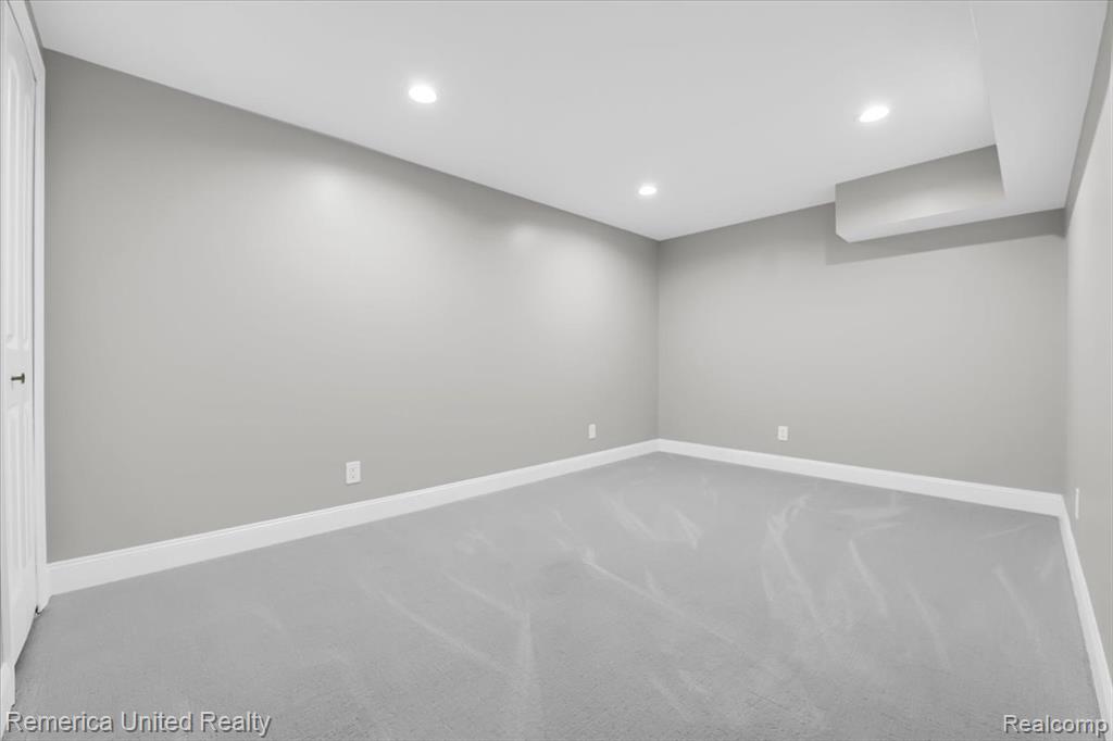7968 Lawrence, West Bloomfield, MI — Photo 33