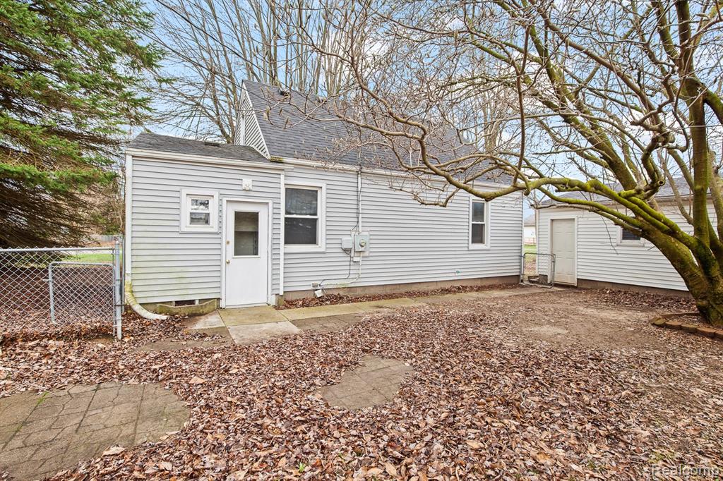 2048 Richards Street, Adrian, MI 49221 — Photo 5