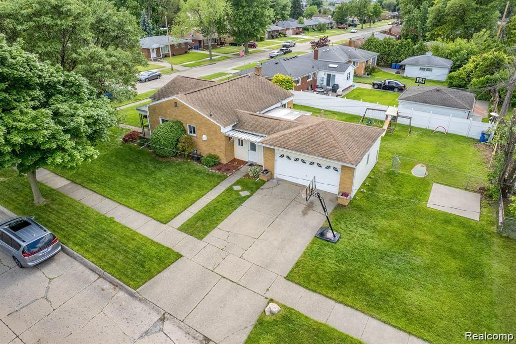8575 DARLENE Street, Warren, MI 48093 — Photo 3