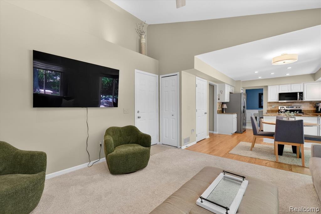 7071 Foxcreek Drive, Canton, MI 48187 — Photo 25