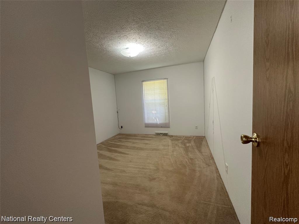 8049 Mckinley Road, Clay, MI 48001 — Photo 15