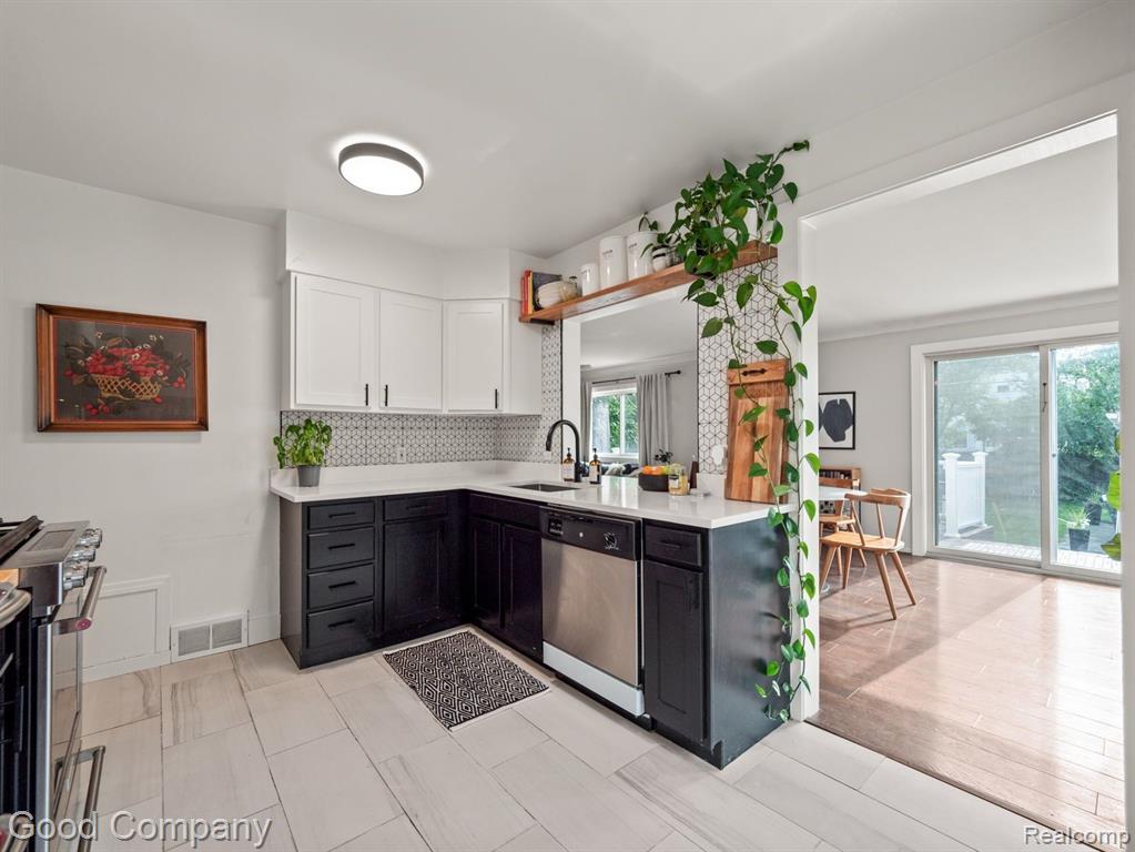 4344 HAMPTON Boulevard, Royal Oak, MI 48073 — Photo 14