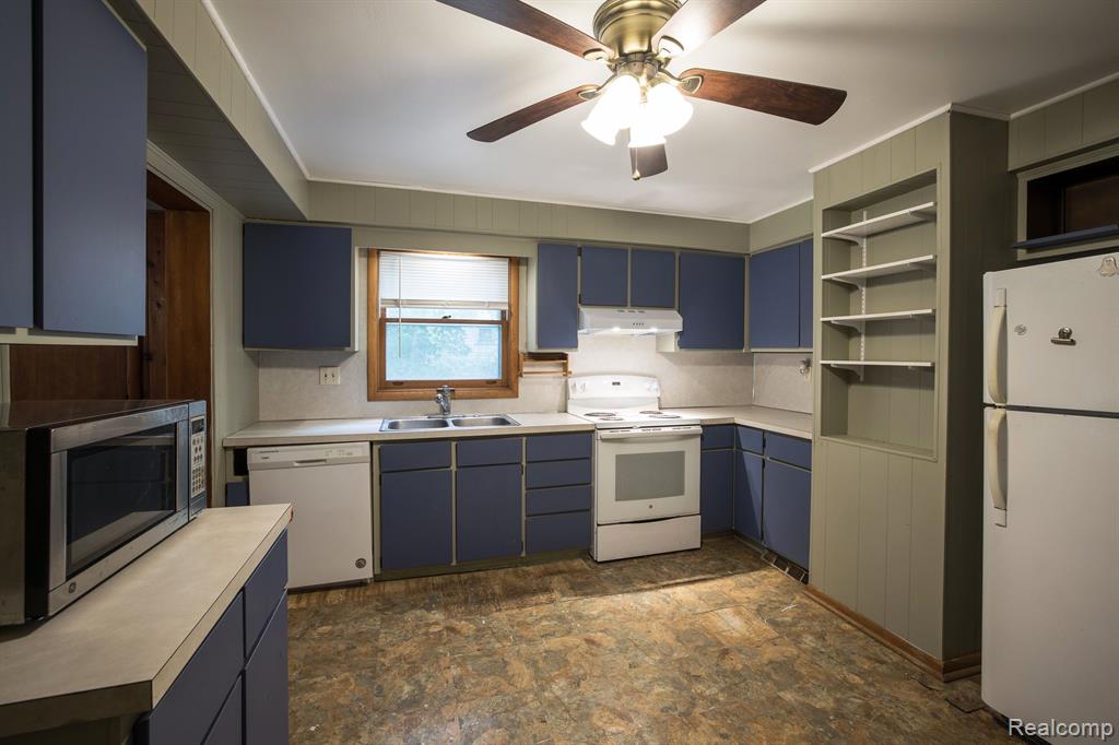 610 S CLINTON Street, Stockbridge, MI 49285 — Photo 5