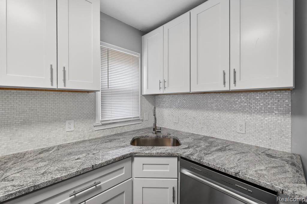 5156 Winifred Street, Wayne, MI 48184 — Photo 6