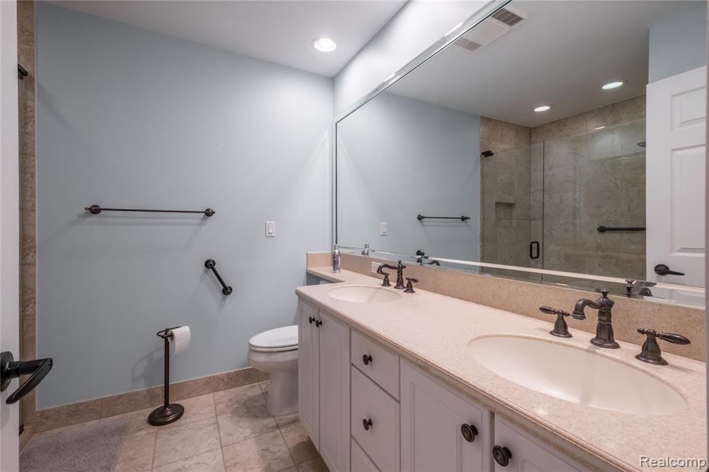 6412 Pinebrook Lane, Burton, MI 48509 — Photo 15