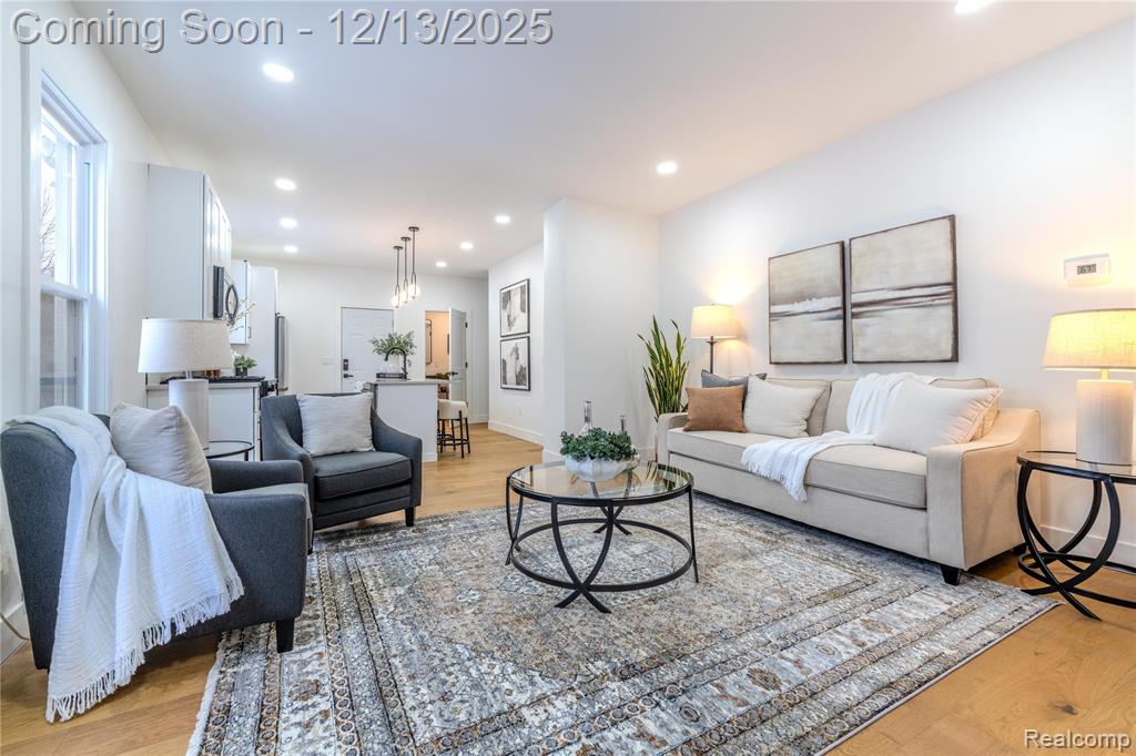 2433 Fischer Street, Detroit, MI 48214 — Photo 6