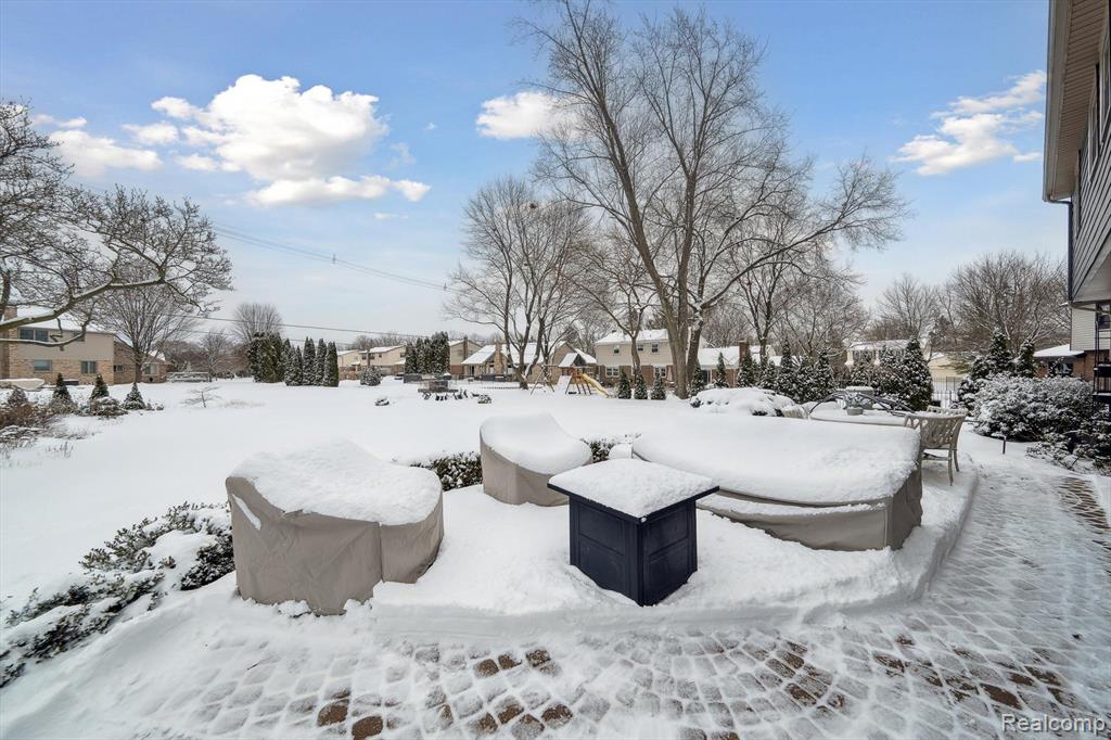 15946 WINCHESTER Drive, Northville, MI 48168 — Photo 42
