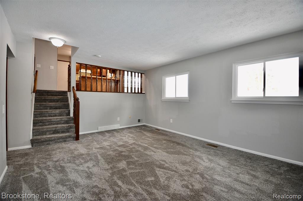 7244 Chapel View Drive, Clarkston, MI — Photo 47