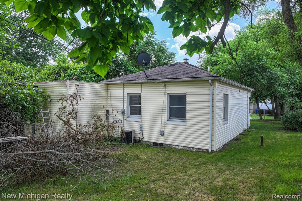 6110 Hackett, Waterford, MI 48327 — Photo 8