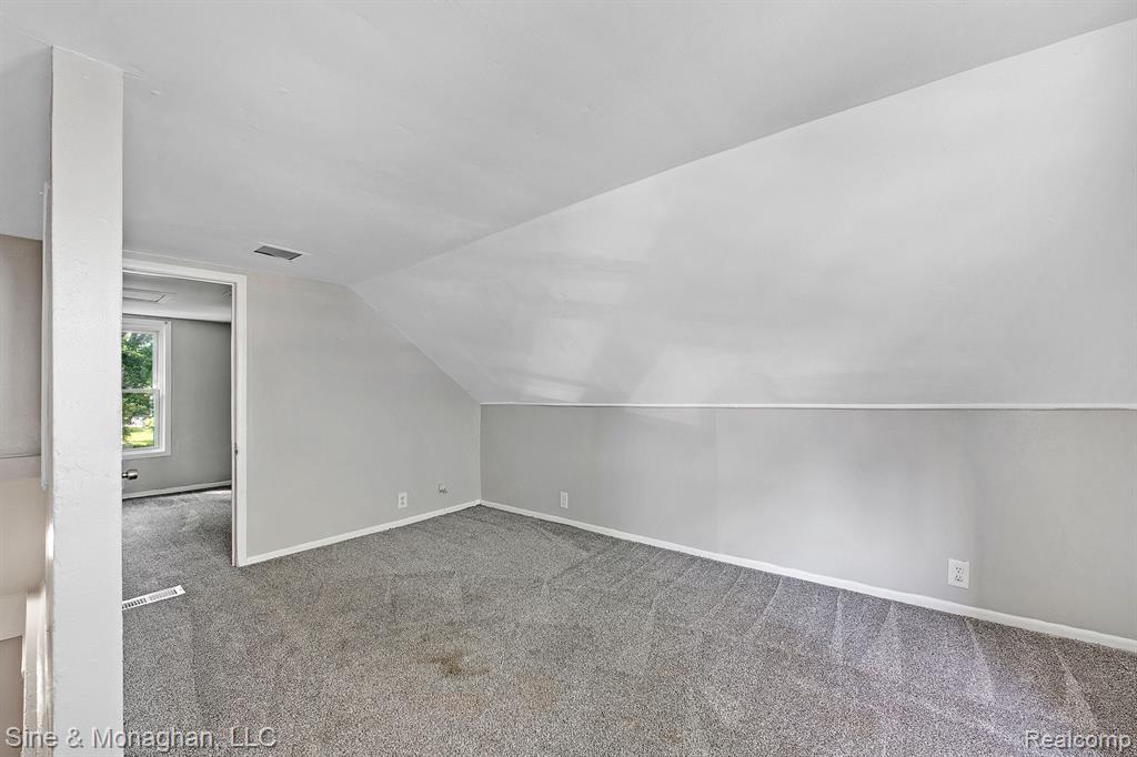 8436 CHAPP Avenue, Warren, MI 48089 — Photo 12