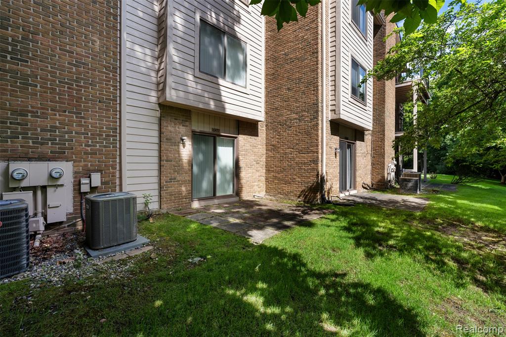6471 Maple Hills Drive, Bloomfield Hills, MI 48301 — Photo 9