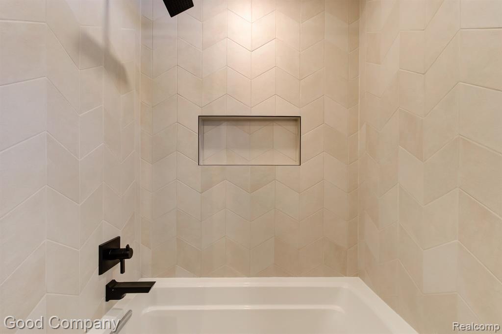 805 N Pemberton Road, Bloomfield Hills, MI 48302 — Photo 53