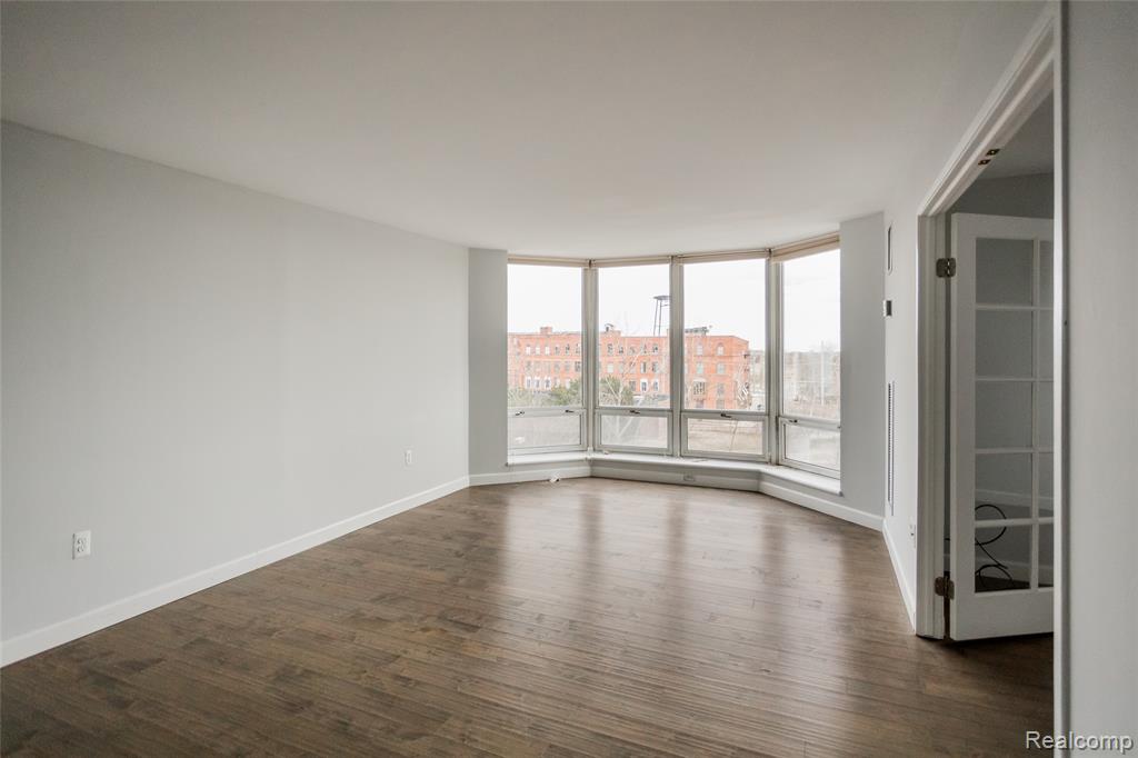 250 E Harbortown Drive - Photo 4