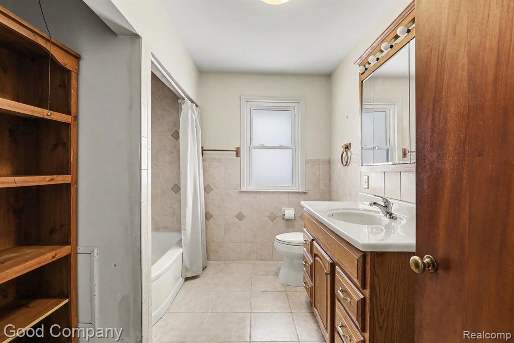 835 S Saginaw Street, Lapeer, MI 48446 — Photo 10