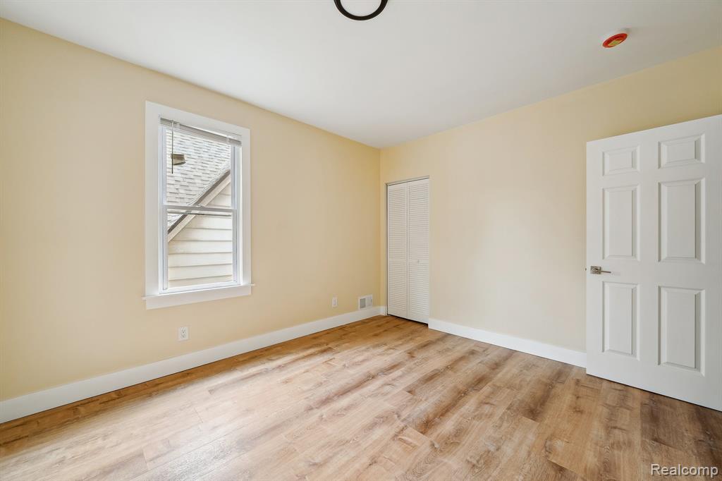 4222 Cadillac Boulevard, Detroit, MI 48214 — Photo 25