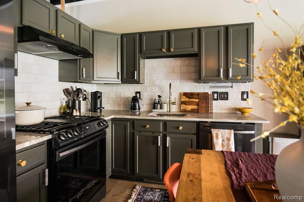74 W BETHUNE Street, Detroit, MI 48202 — Photo 26